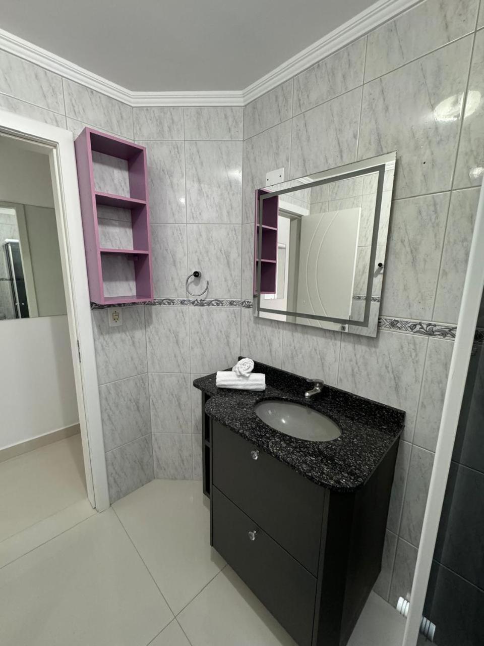 01suite E Um *